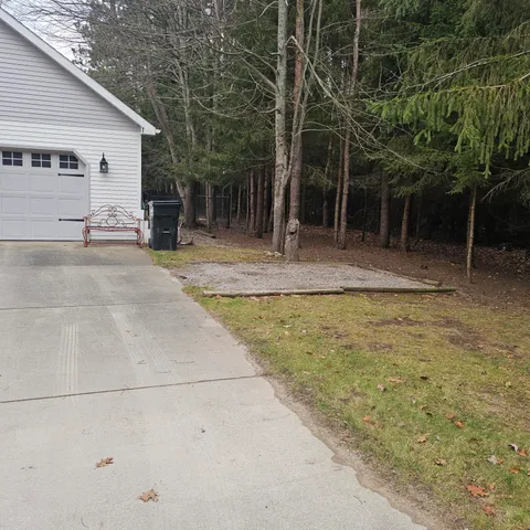 $385,900 | 9138 White Pine Drive, Stanwood, MI 49346