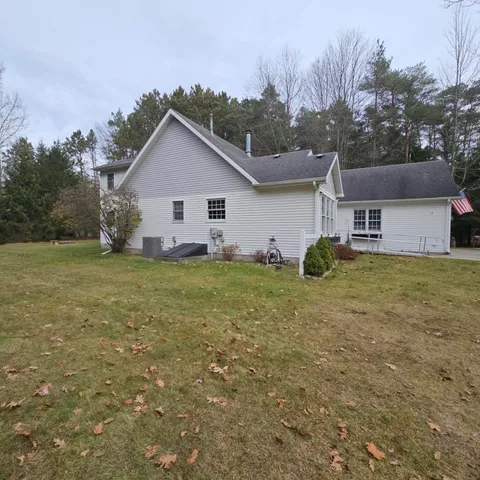 $385,900 | 9138 White Pine Drive, Stanwood, MI 49346