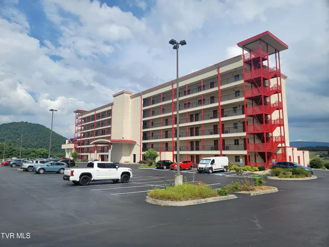 $249,750 | 210 Raceday Center Drive, Unit 1505, Bristol, TN 37620