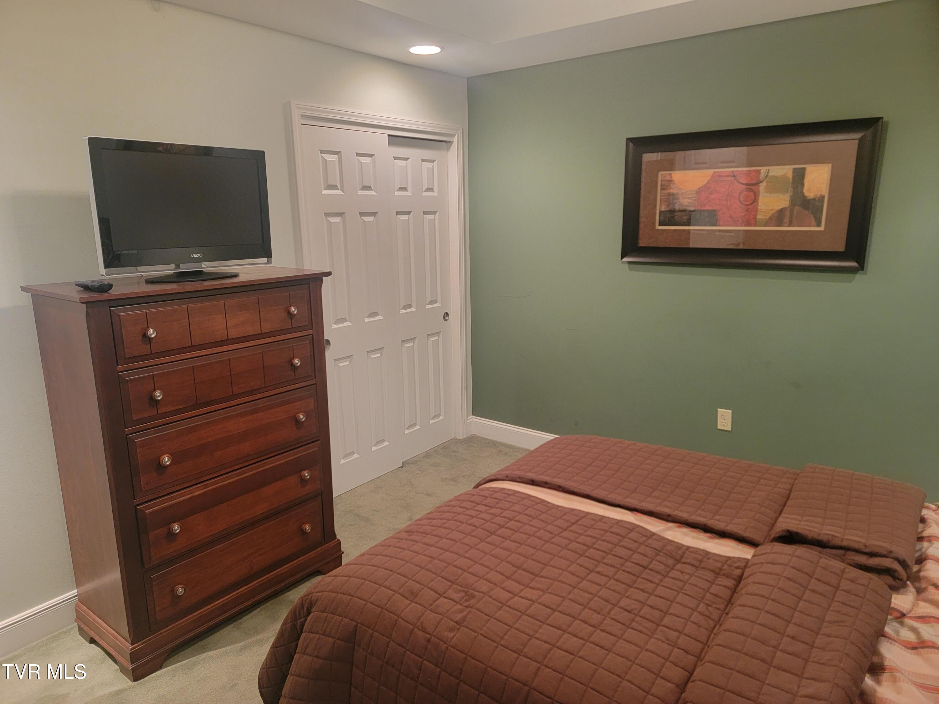 210 Raceday Center Drive, Unit 1505 Bristol, TN 37620 - Photo 13 of 69 20250620_190443