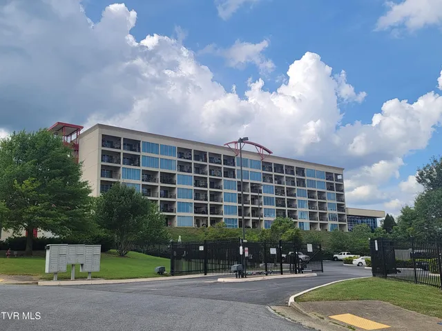 $249,750 | 210 Raceday Center Drive, Unit 1505, Bristol, TN 37620