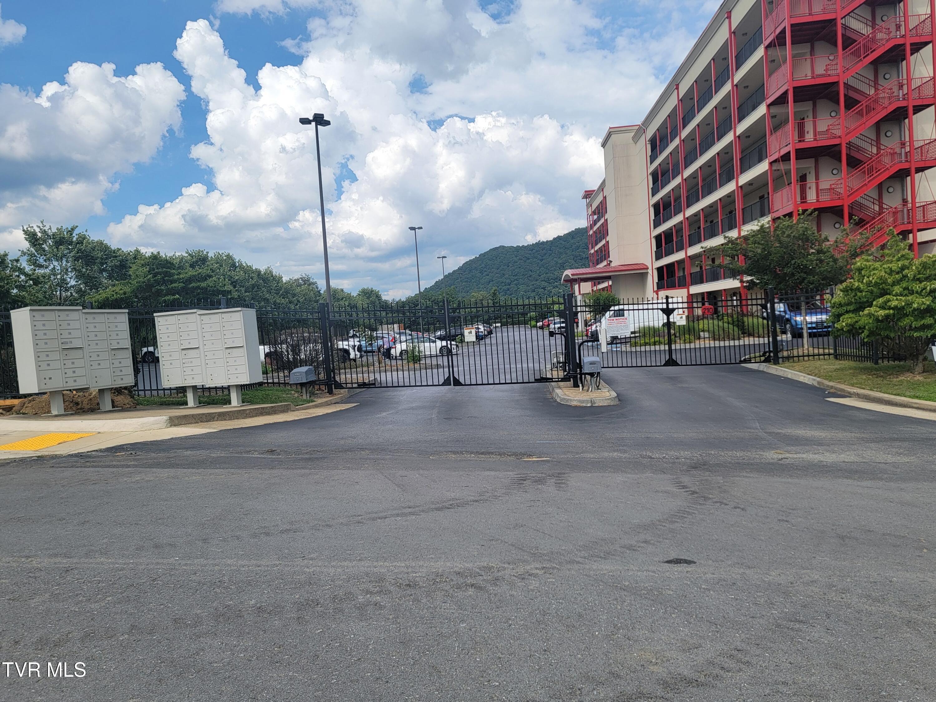 210 Raceday Center Drive, Unit 1505 Bristol, TN 37620 - Photo 40 of 69 20250630_170529