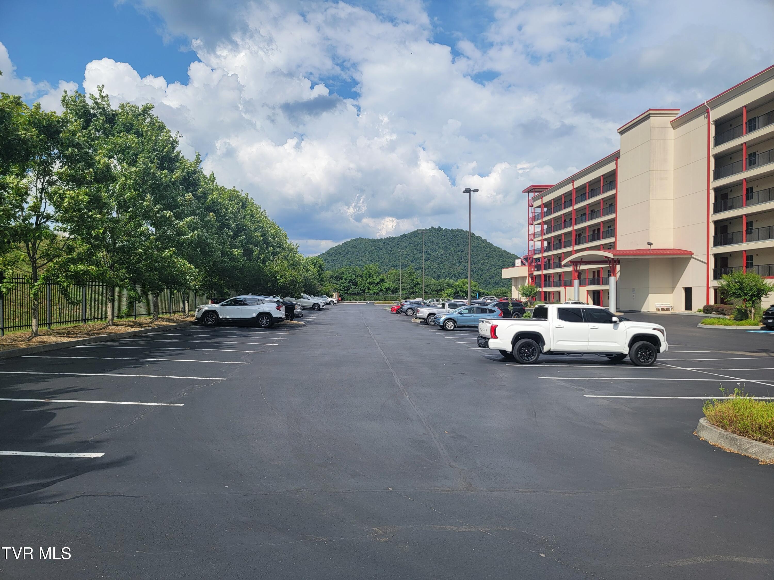 210 Raceday Center Drive, Unit 1505 Bristol, TN 37620 - Photo 41 of 69 20250630_170055