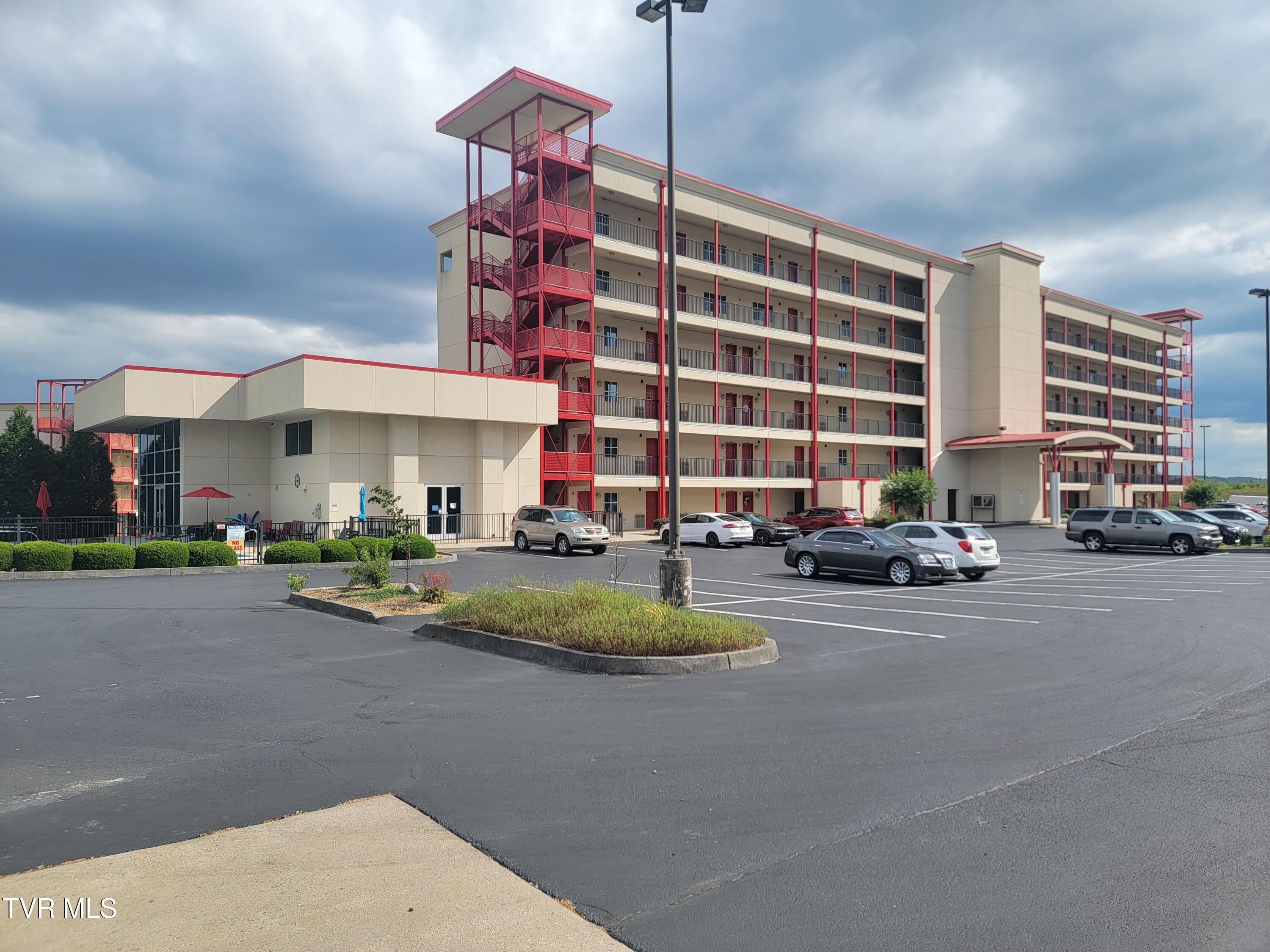 210 Raceday Center Drive, Unit 1505 Bristol, TN 37620 - Photo 42 of 69 20250630_165956