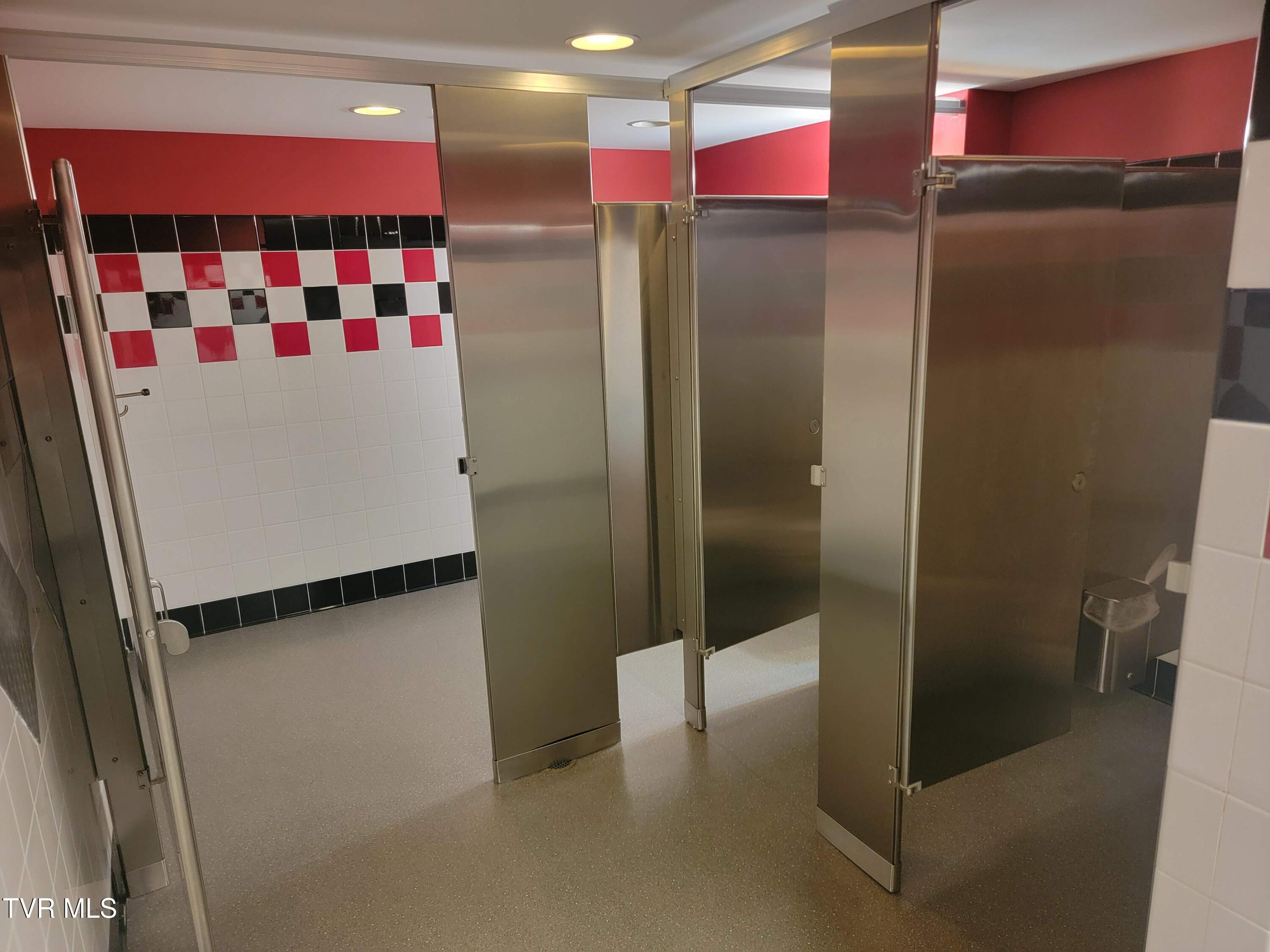 210 Raceday Center Drive, Unit 1505 Bristol, TN 37620 - Photo 52 of 69 20250630_164248