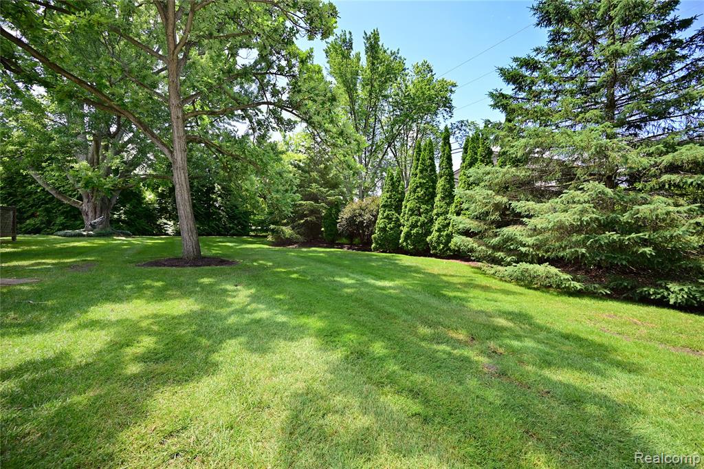 5888 Pentland Road Bloomfield Hills, MI 48301 - Photo 35 of 41
