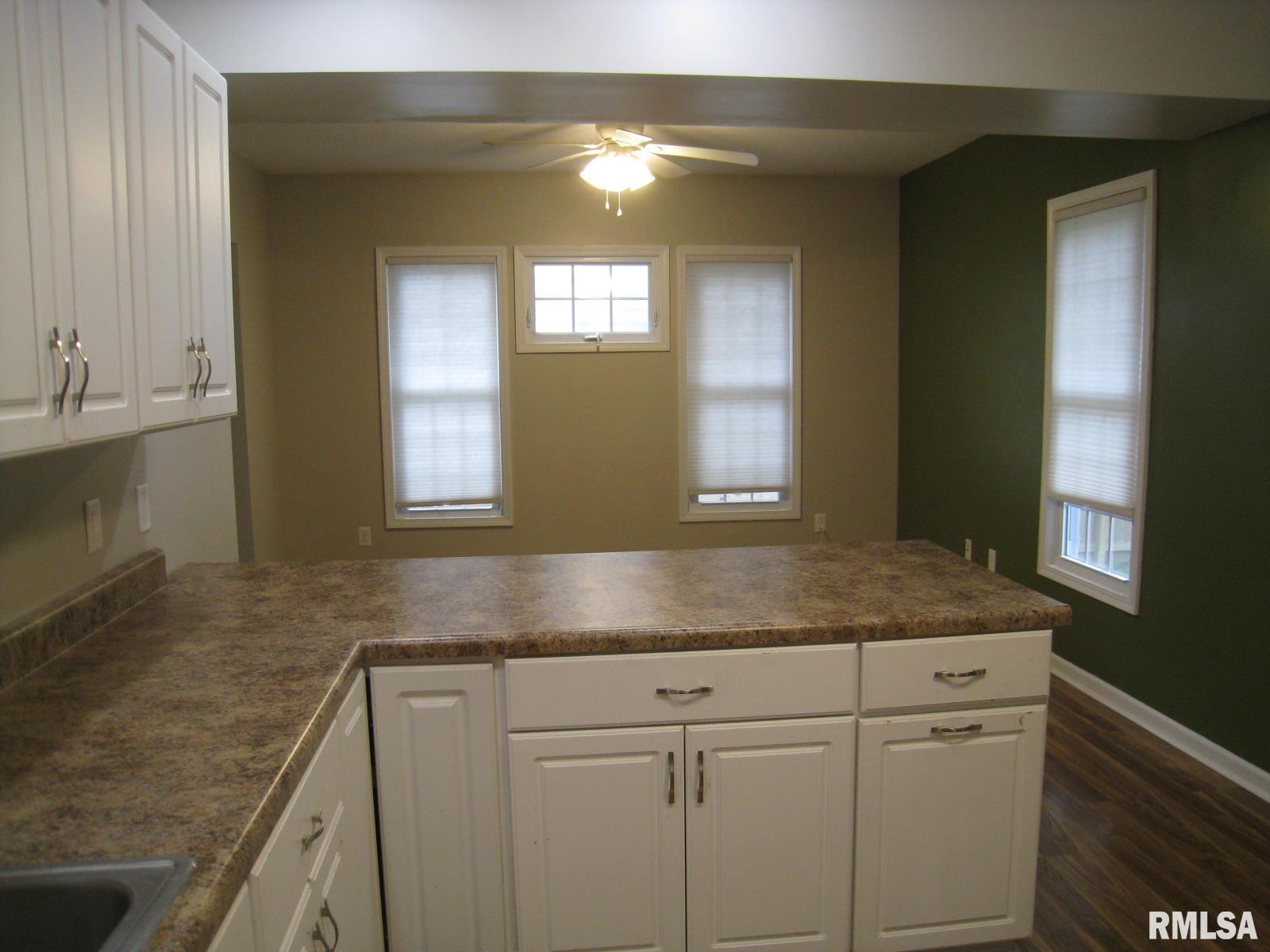 927 25th Street Moline, IL 61265 - Photo 8 of 32 Gallery Image 8