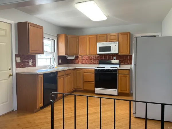 $1,200 | 3011 Fairoak Drive, Fort Wayne, IN 46809