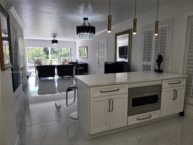 $2,500 | 6010 South Falls Cir Drive, Unit 206, Lauderhill, FL 33319