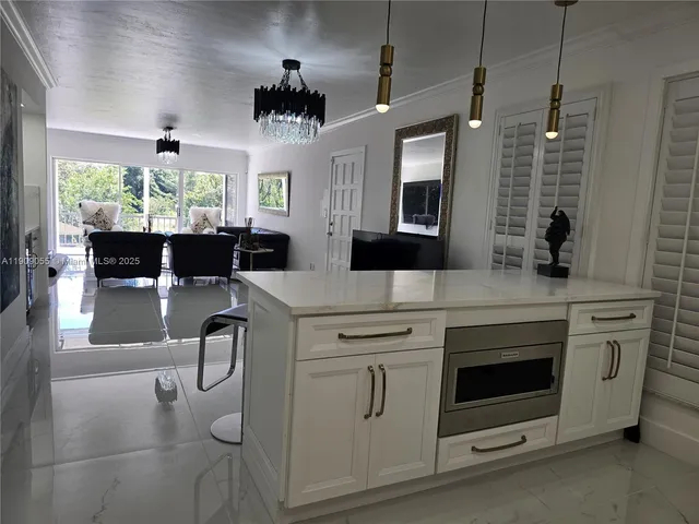 $2,500 | 6010 South Falls Cir Drive, Unit 206, Lauderhill, FL 33319