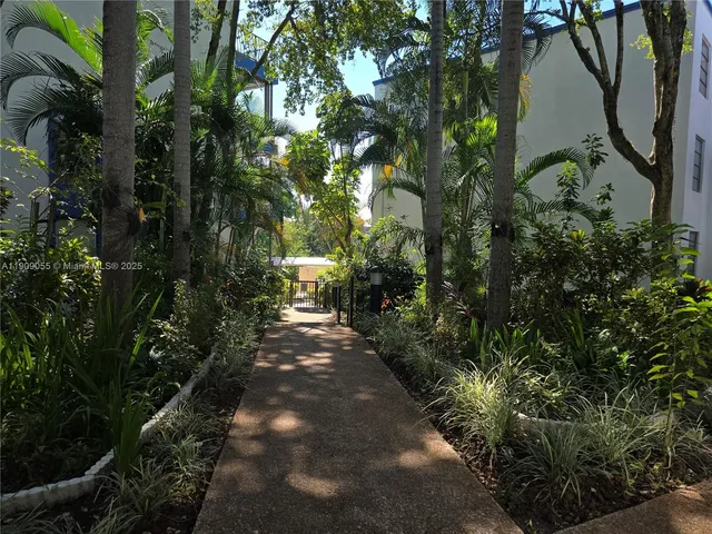 $2,500 | 6010 South Falls Cir Drive, Unit 206, Lauderhill, FL 33319