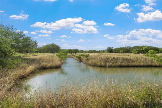 $615,500 | 226 Private Road, Alice, TX 78332