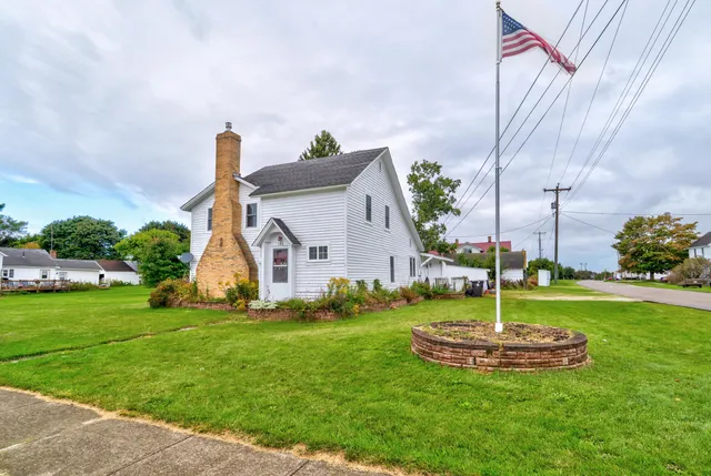 $89,900 | 540 Arbutus Avenue, Manistique, MI 49854