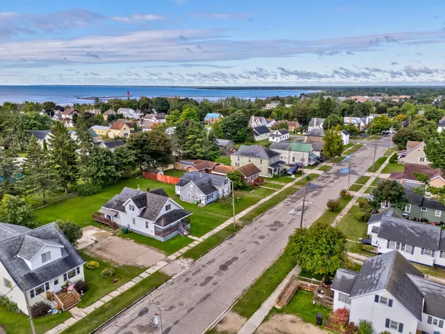 $89,900 | 540 Arbutus Avenue, Manistique, MI 49854