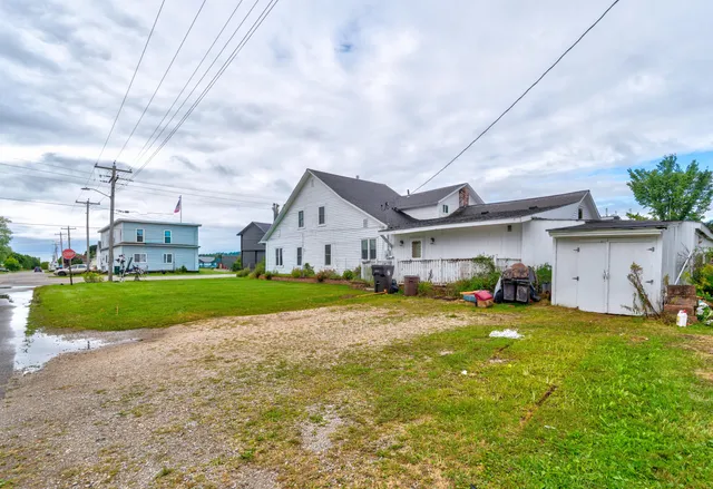 $89,900 | 540 Arbutus Avenue, Manistique, MI 49854