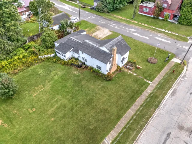 $89,900 | 540 Arbutus Avenue, Manistique, MI 49854