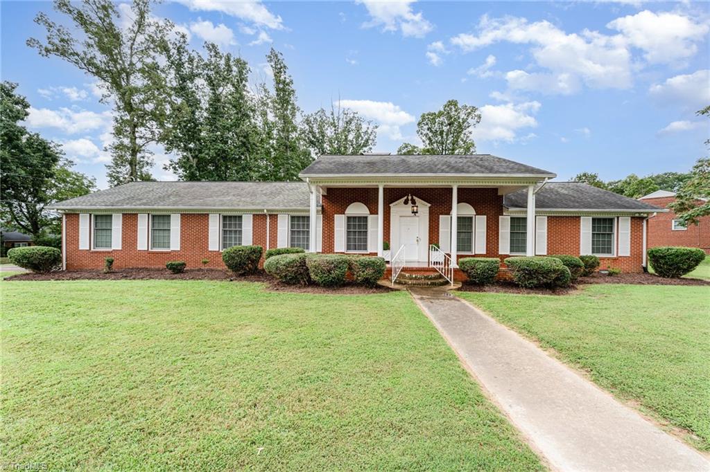 830 Cool Spring Street Asheboro, NC 27203 - Photo 4 of 38