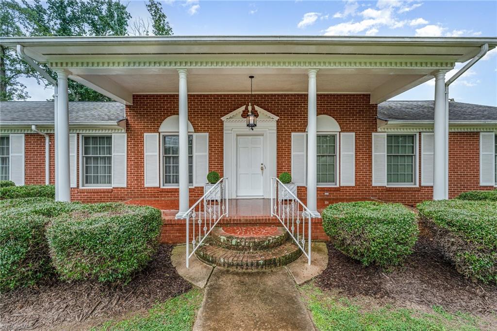 830 Cool Spring Street Asheboro, NC 27203 - Photo 5 of 38