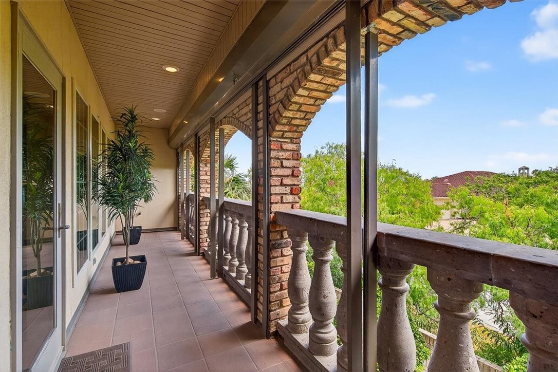 4811 Ocean Drive Corpus Christi, TX 78412 - Photo 27 of 39 a view of a porch