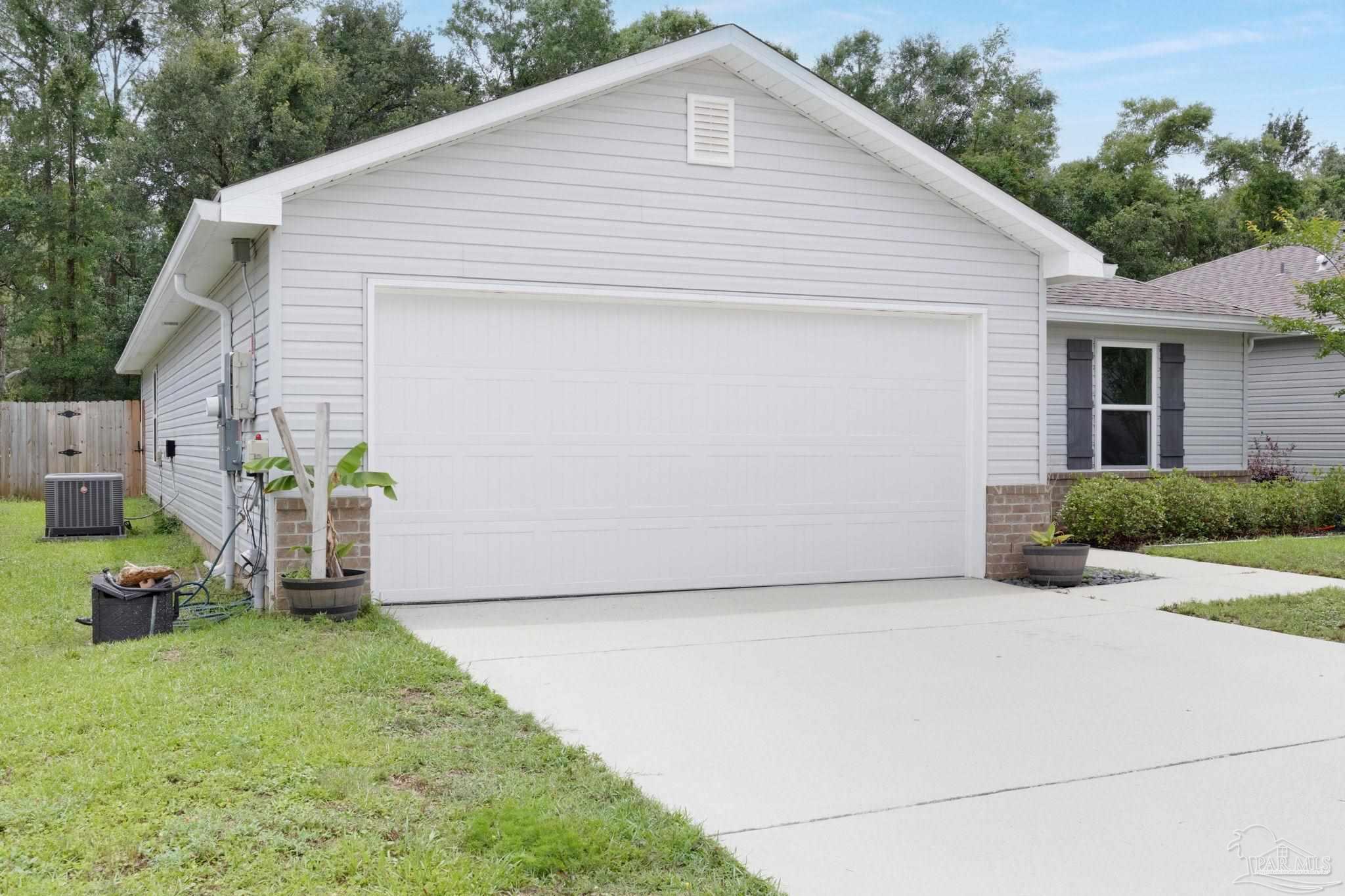 1625 Addies Way Pensacola, FL 32534 - Photo 50 of 50 a backyard of a house