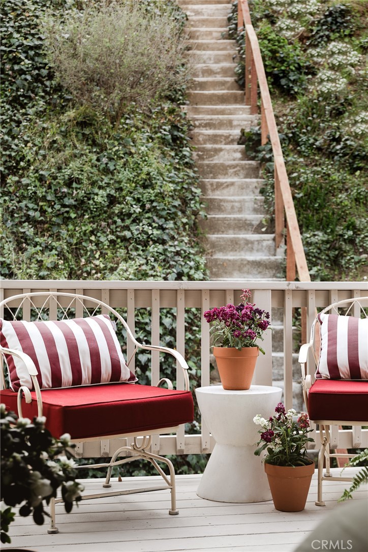 601 Sinclair Avenue Glendale, CA 91206 - Photo 30 of 38 a view of a dining room with furniture