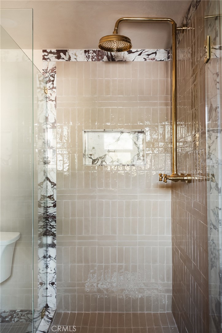 601 Sinclair Avenue Glendale, CA 91206 - Photo 34 of 38 a bathroom with a shower