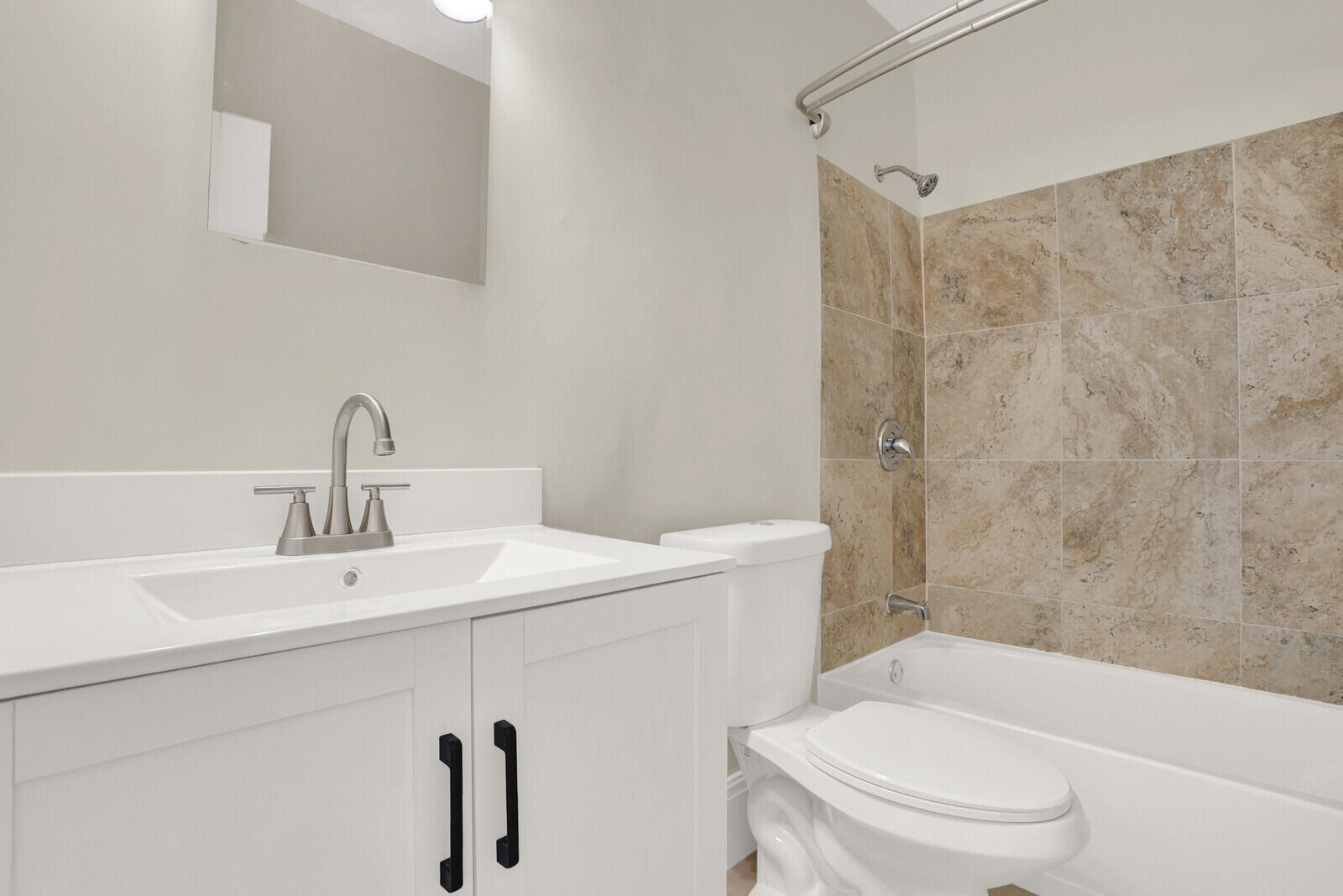 299 Southwest 7th Street, Unit 1040 Boca Raton, FL 33432 - Photo 12 of 31 Bathroom
