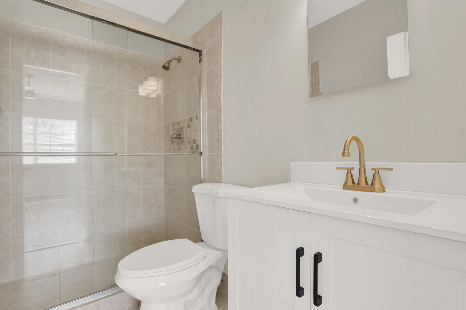 299 Southwest 7th Street, Unit 1040 Boca Raton, FL 33432 - Photo 13 of 31 Bathroom