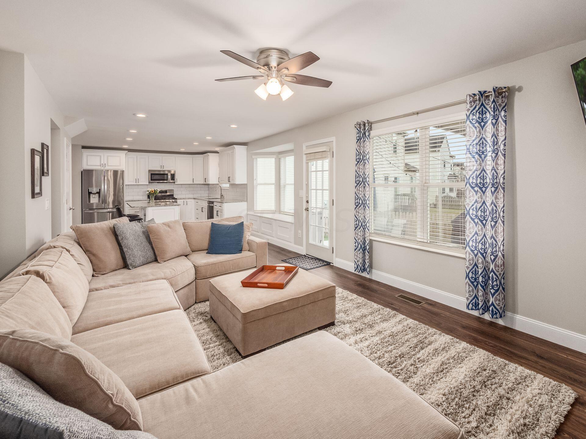 2476 Limestone Way Columbus, OH 43228 - Photo 20 of 52 Family Room