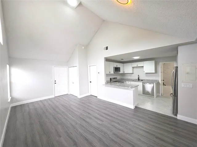 $1,800 | 12219 Armenia Gables Circle, Unit 12219, Tampa, FL 33612