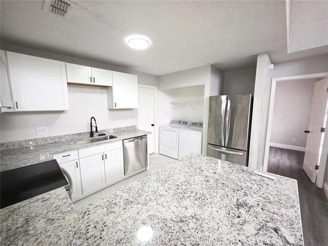 $1,800 | 12219 Armenia Gables Circle, Unit 12219, Tampa, FL 33612