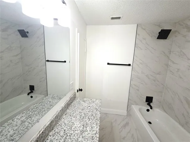 $1,800 | 12219 Armenia Gables Circle, Unit 12219, Tampa, FL 33612