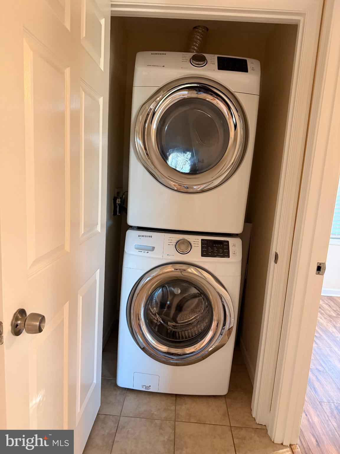10 Compass Road Baltimore, MD 21220 - Photo 6 of 15 a utility room with dryer and washer