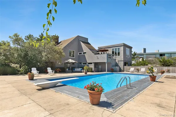 $6,100,000 | 49 Gilberts Path, Amagansett, NY 11930