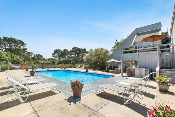 $6,100,000 | 49 Gilberts Path, Amagansett, NY 11930