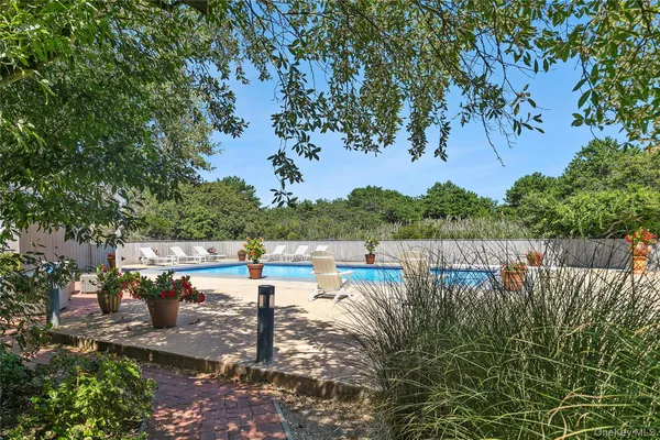 $6,100,000 | 49 Gilberts Path, Amagansett, NY 11930