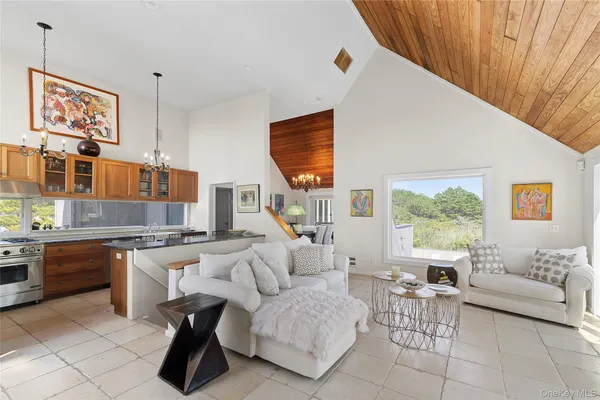 $6,100,000 | 49 Gilberts Path, Amagansett, NY 11930