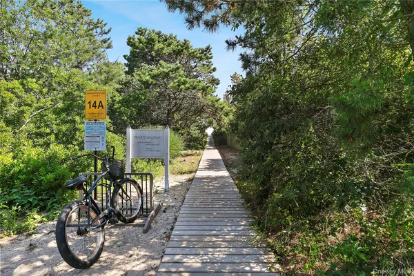 $6,100,000 | 49 Gilberts Path, Amagansett, NY 11930