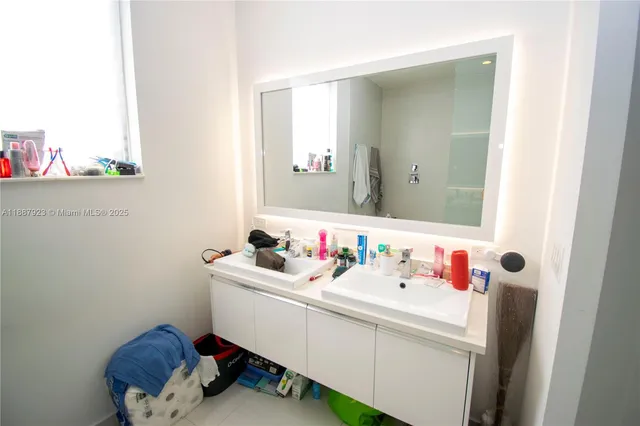 $4,950 | 6320 North W 104th Path, Unit 6320, Doral, FL 33178