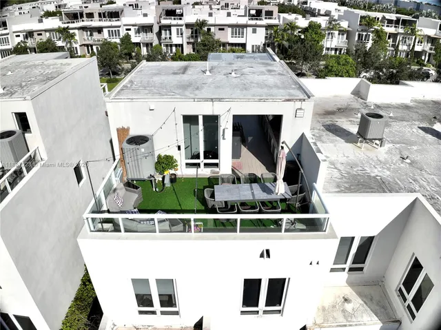 $4,950 | 6320 North W 104th Path, Unit 6320, Doral, FL 33178