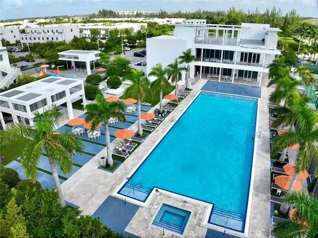 $4,950 | 6320 North W 104th Path, Unit 6320, Doral, FL 33178