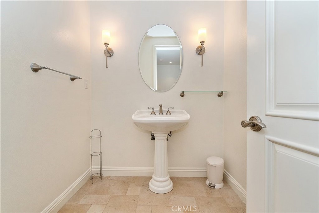 19 Santa Rosa Rolling Hills Estates, CA 90274 - Photo 29 of 62 Powder Room on 1st floor