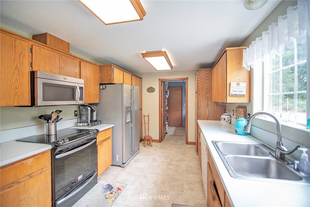 1712 Rose Valley Road Kelso, WA 98626 - Photo 8 of 25 Gallery Image 8