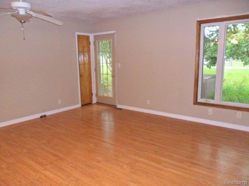 2720 Blue Bush Road Monroe, MI 48162 - Photo 2 of 7 SAM_7350
