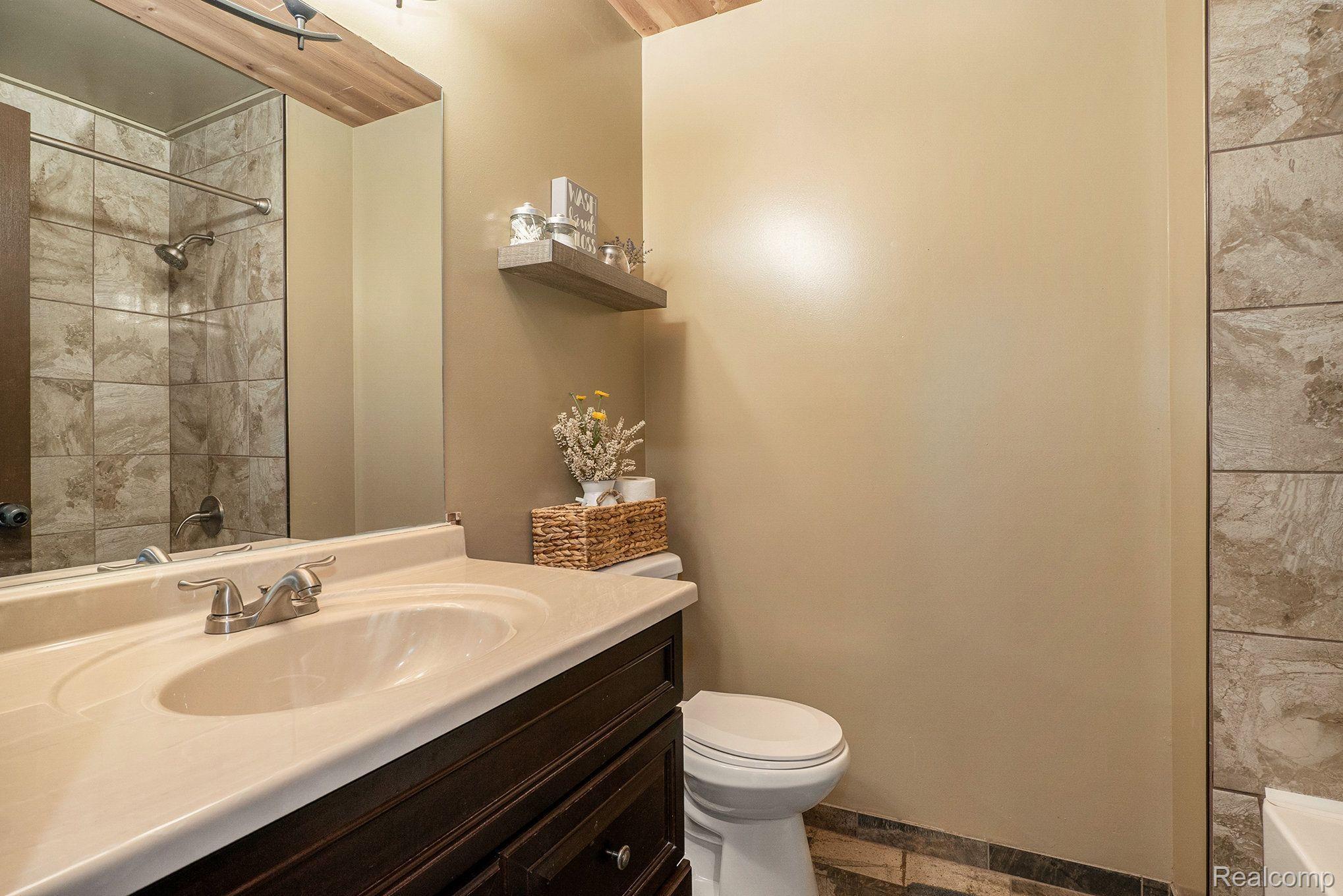 7374 Johnson Road Flushing, MI 48433 - Photo 16 of 29 Gallery Image 16
