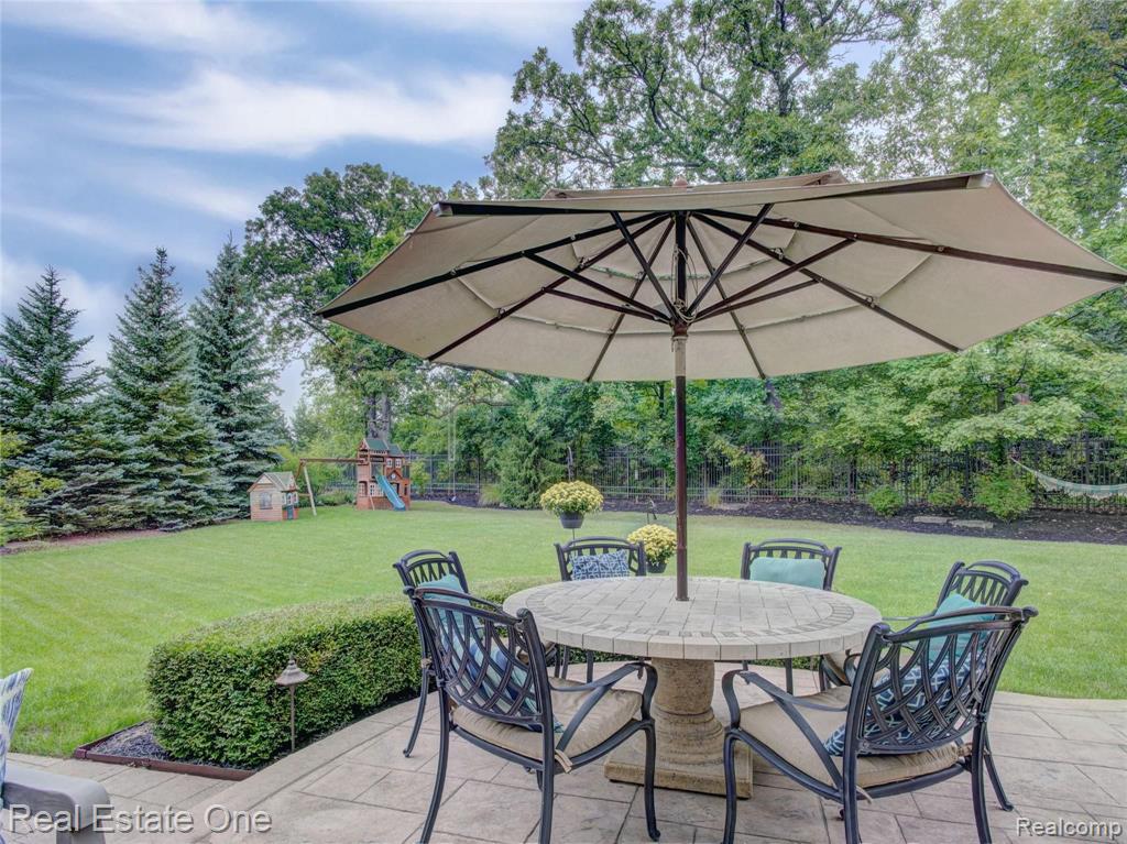 2400 Andover Boulevard Rochester, MI 48306 - Photo 41 of 48