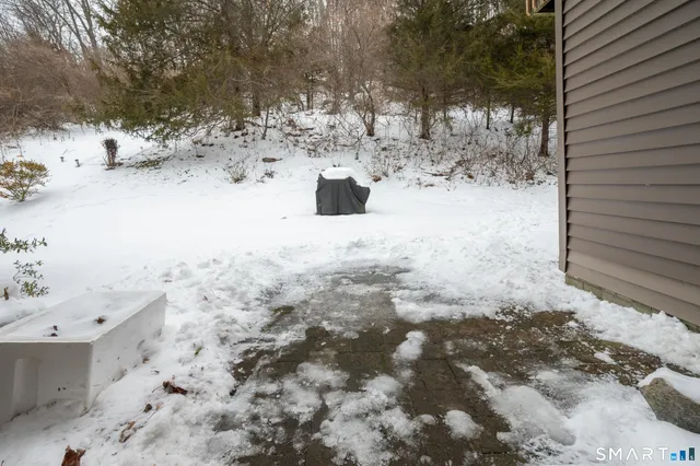 $326,000 | 15 Twin Oaks, Unit 15, New Milford, CT 06776