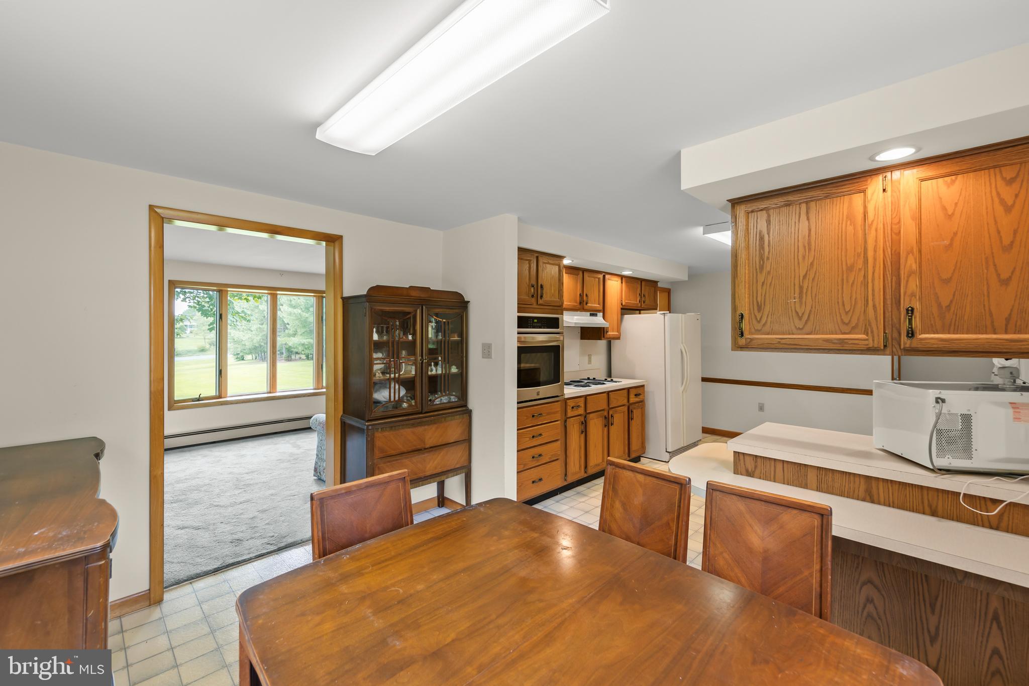 1480 Chestnut Grove Road Winchester, VA 22603 - Photo 10 of 45 Kitchen/Dining area
