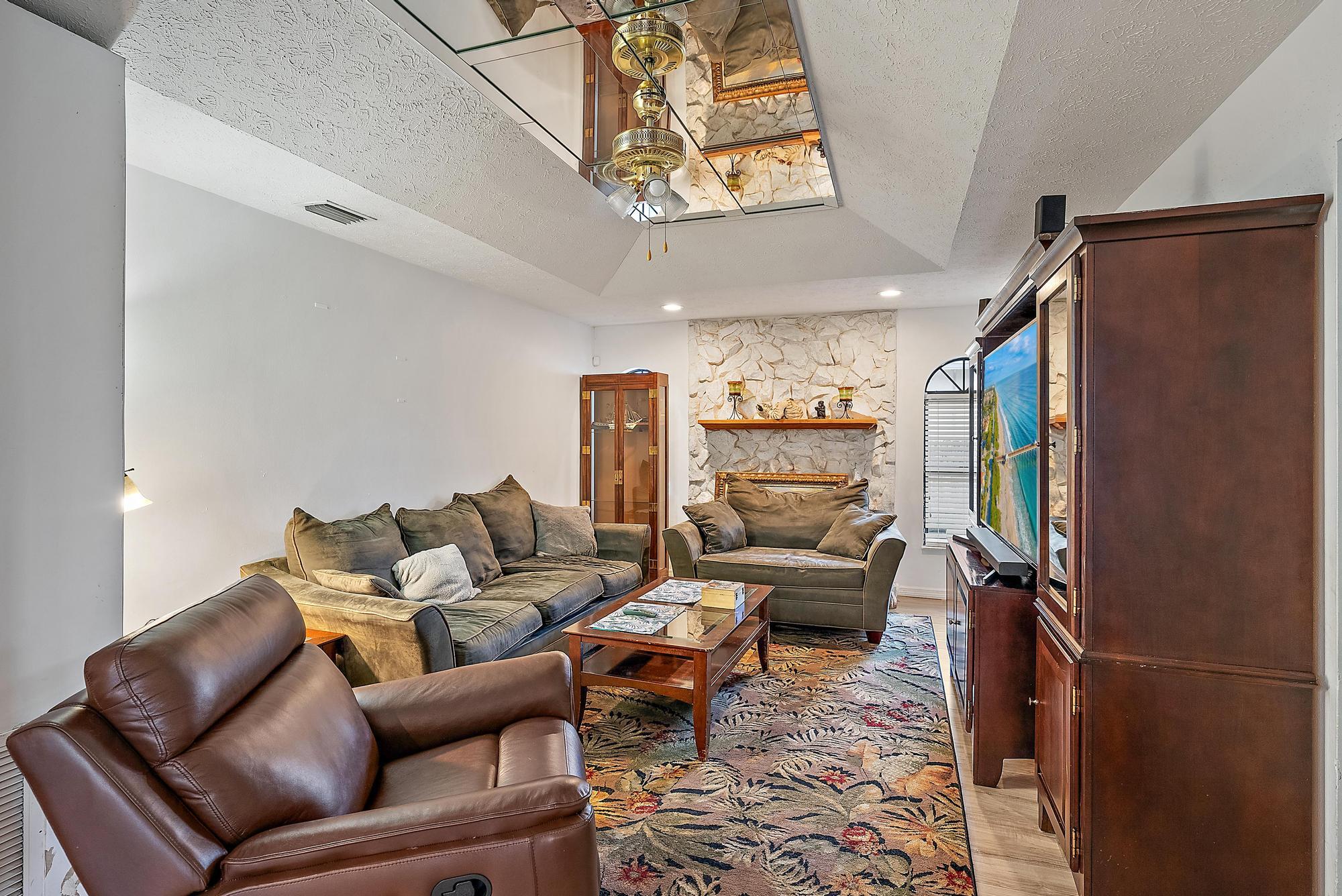 622 Southwest Hogan Street Port St. Lucie, FL 34983 - Photo 6 of 15 Living Room