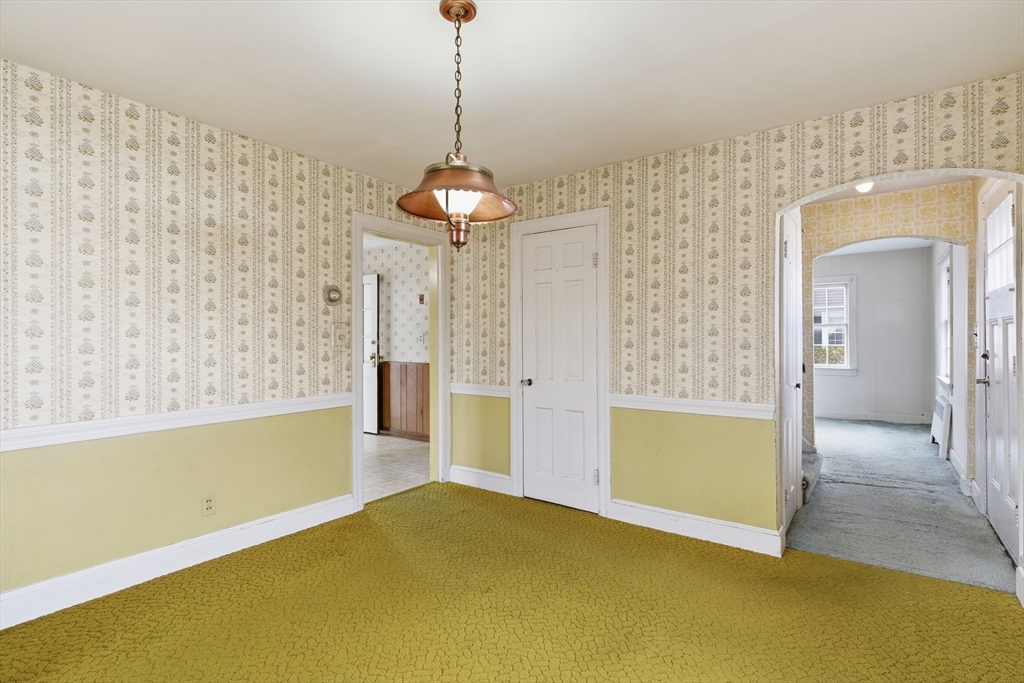 27 Valentine Road Framingham, MA 01702 - Photo 8 of 42 Gallery Image 8